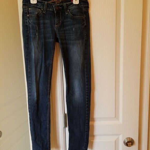 Jeans  - Picture 1 of 3